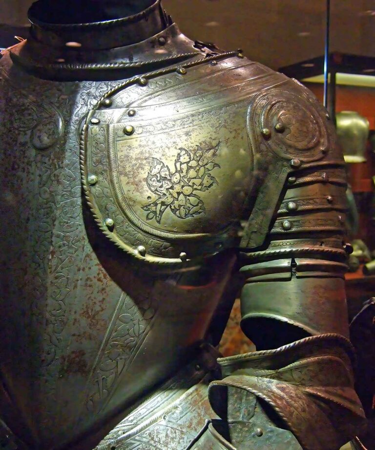 Pauldron History Of A Crucial Plate Armor Malevus