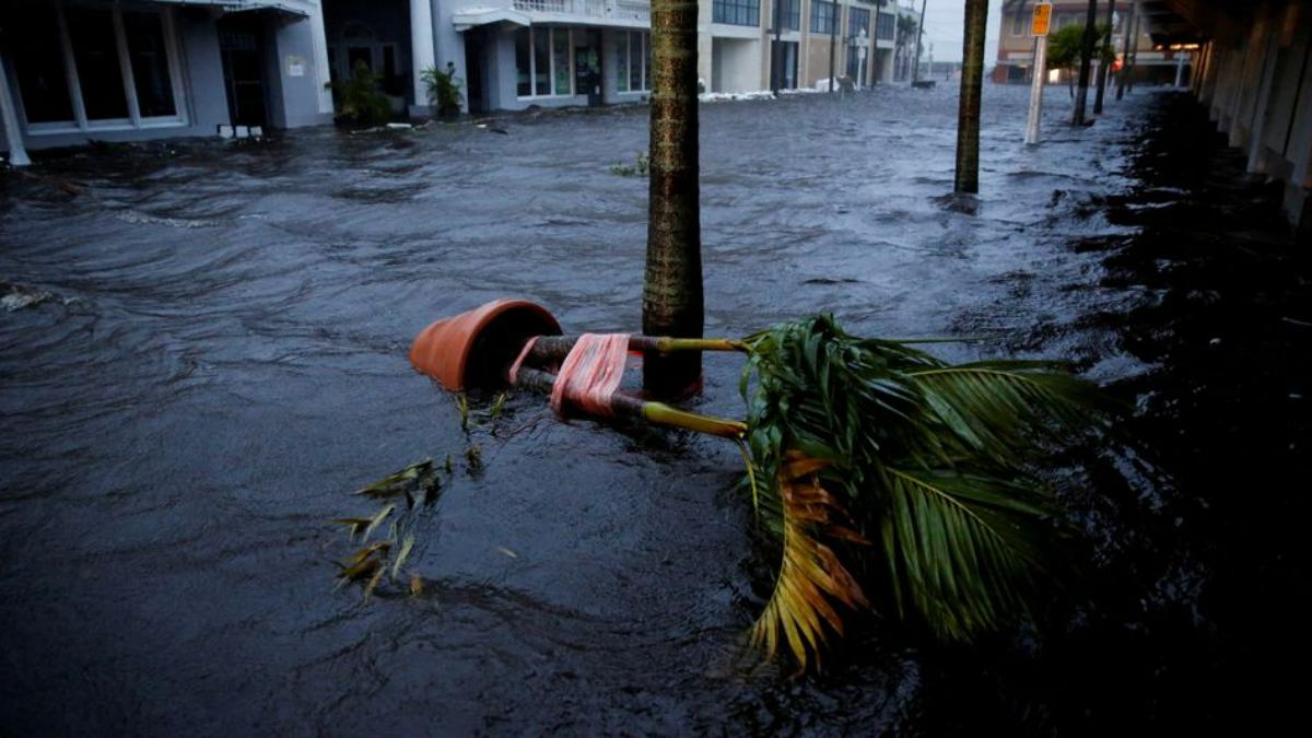Hurricane Ian hits Florida: Millions of homes lost power and streets flooded 1 Hurricane-Ian