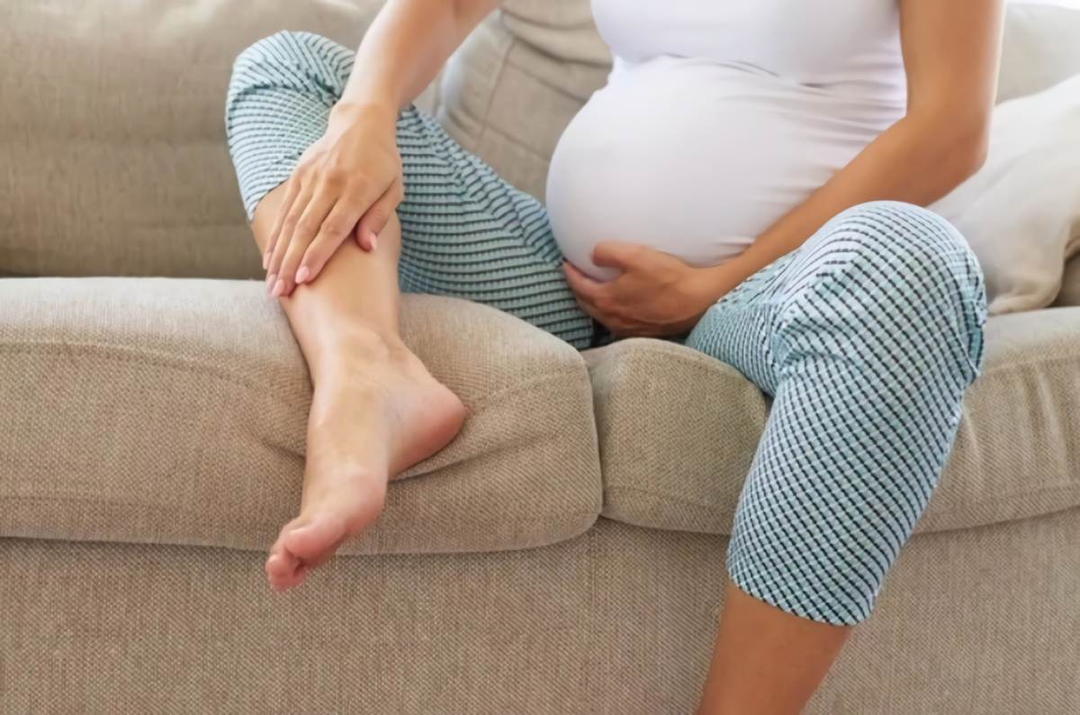 Why do feet grow during pregnancy