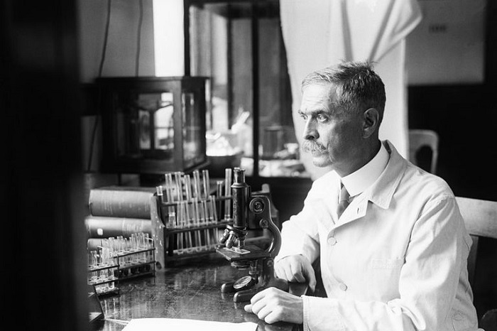 Karl Landsteiner.