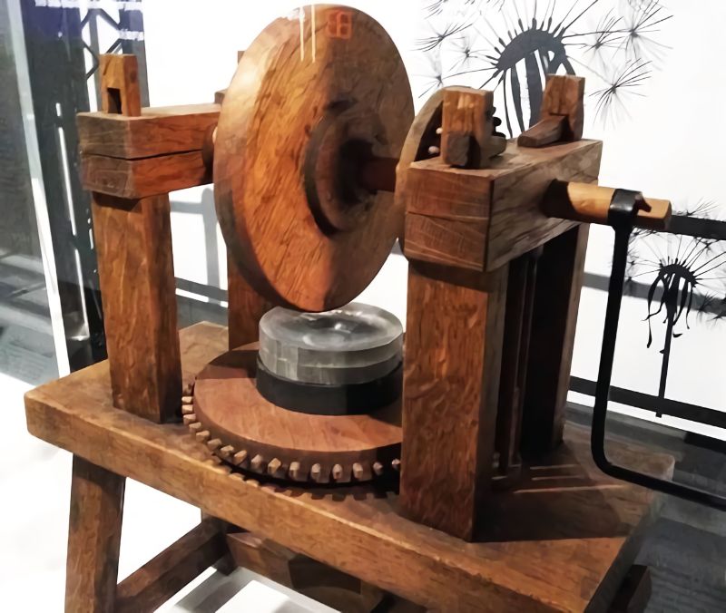 Mirror Grinding Machine, designed by Leonardo da Vinci.