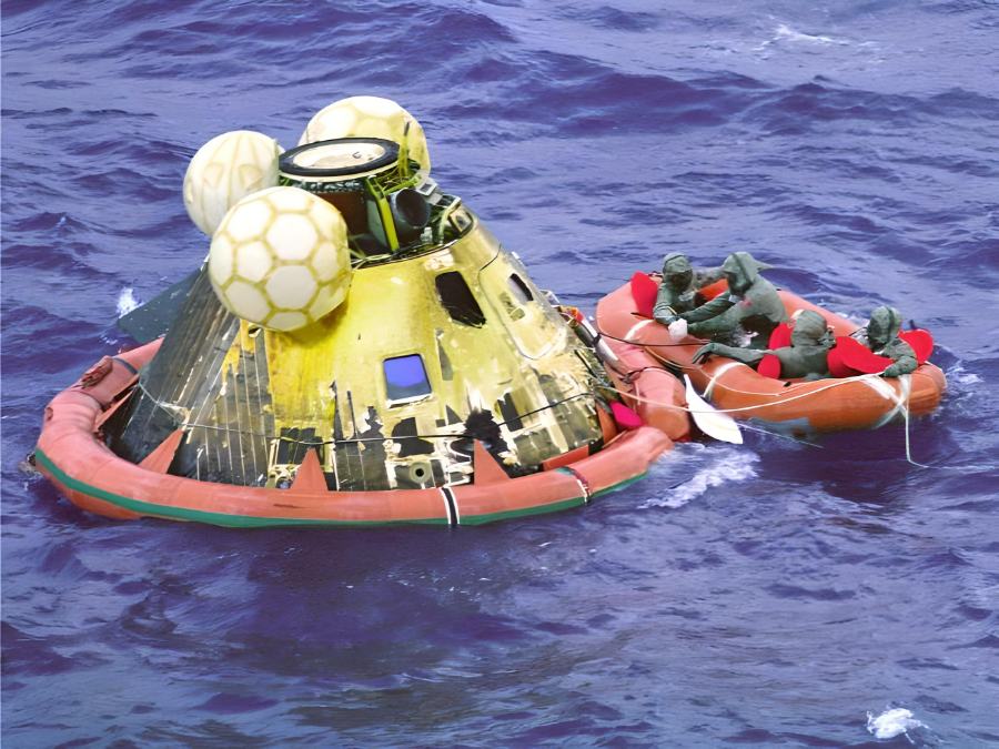 the Apollo 11 astronauts landed in the Pacific waters 