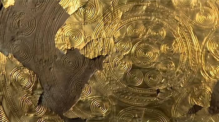 Spirals and double spirals on the front and rear are ornamented are they representations of days weeks or months. Credit Copenhagen National Museum 2