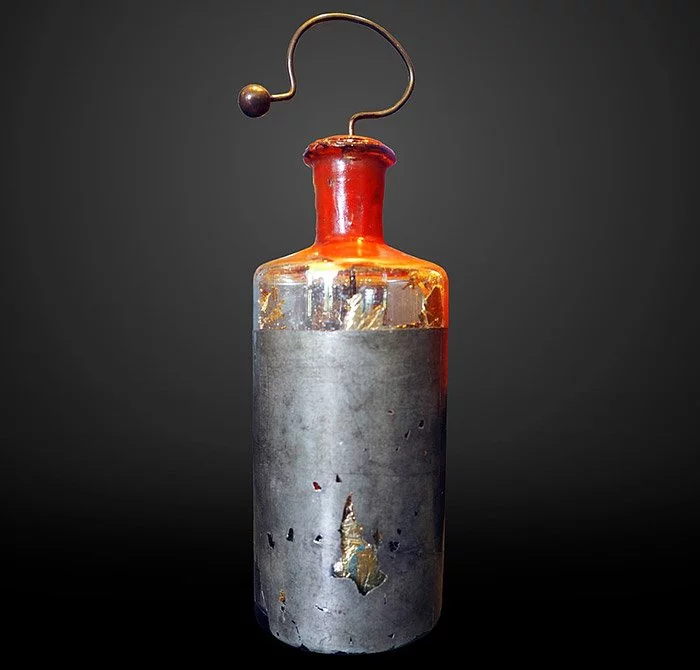 Leyden Jar. Similar to a capacitor, the Leyden Jar may be used to collect static energy.