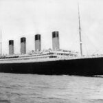 RMS titanic departing