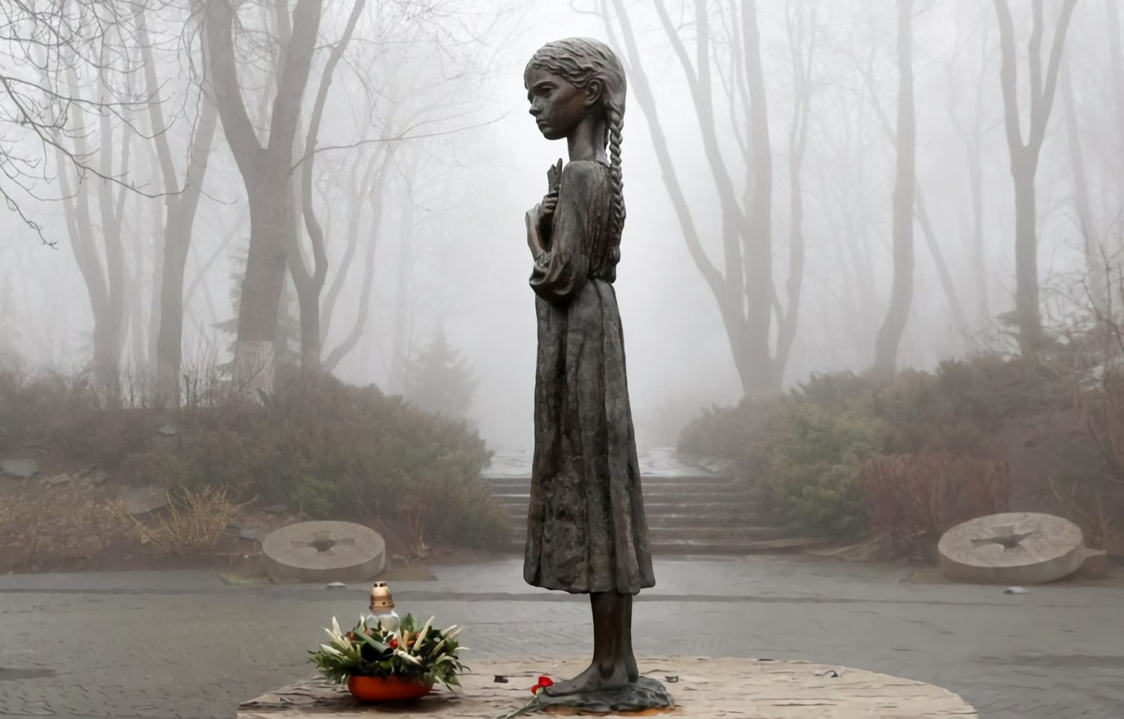 Holodomor girl statue