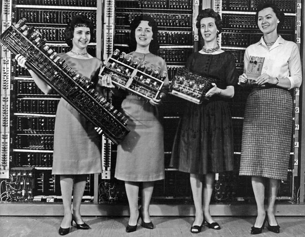 Multiple components from earlier computers from 1962. The boards and their vacuum tubes from left to right belong to: ENIAC, EDVAC, ORDVAC board, and BRLESC-I.