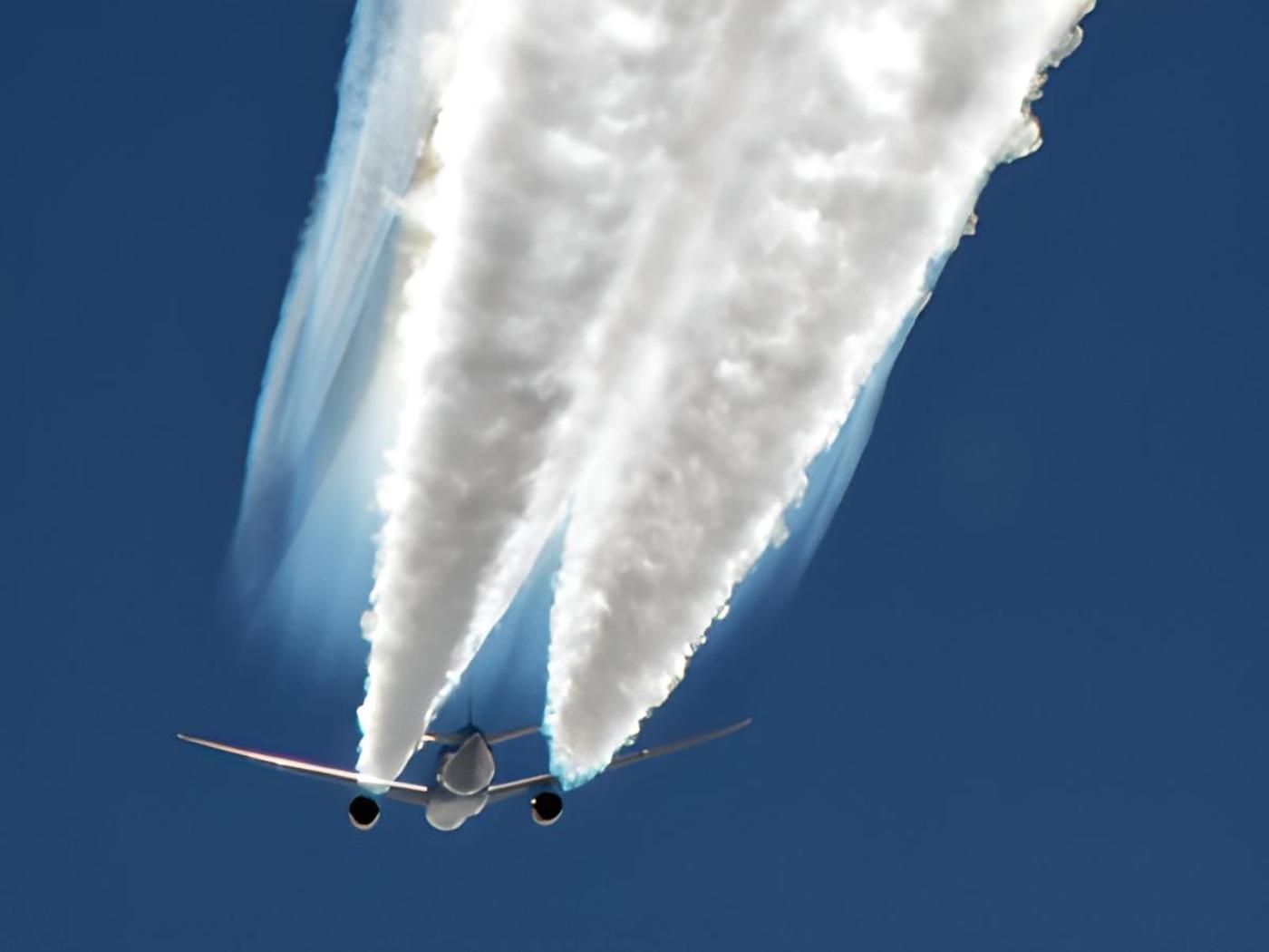 plane contrail Chemtrails Conspiracy