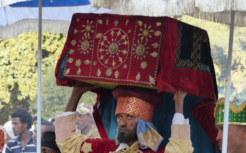 The Timkat celebration and the replica of the Ark of the Covenant (Credit: Shmuel Zehavi - Flickr)