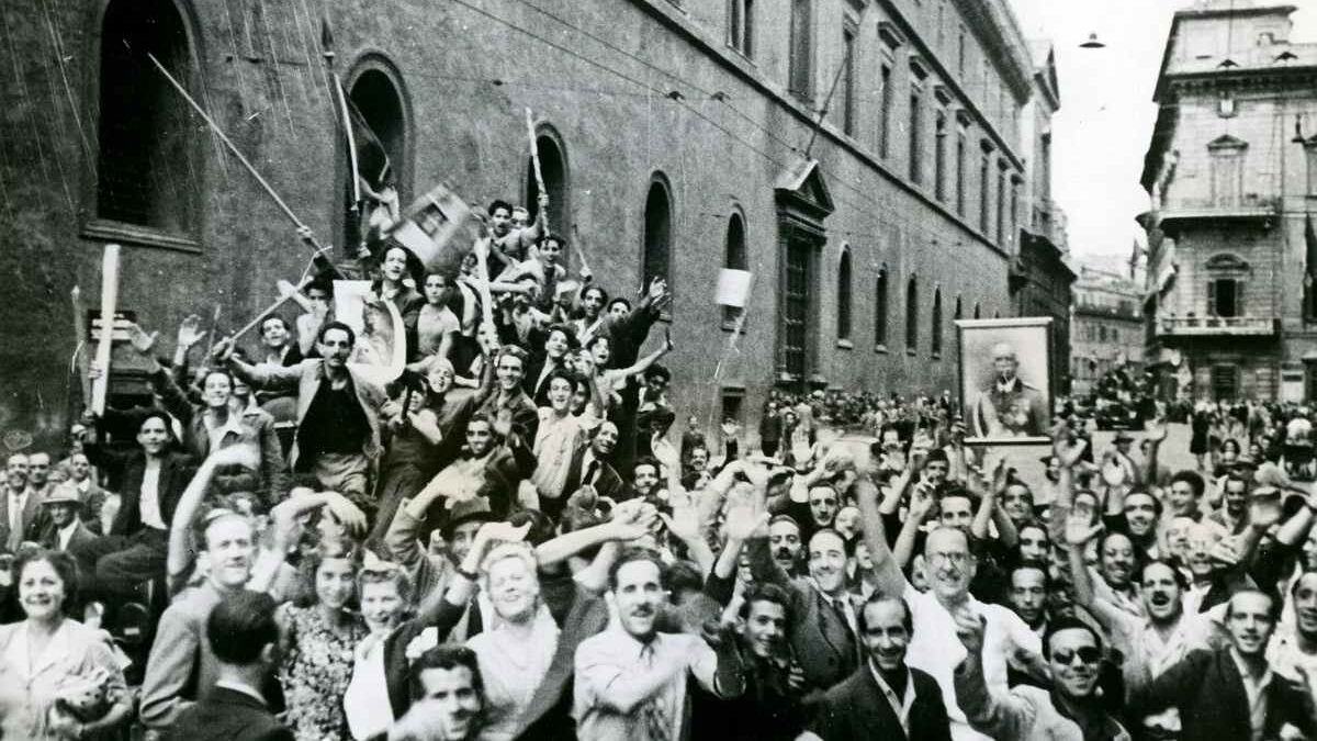 Celebrations over the overthrow of Mussolini's government, 1945.