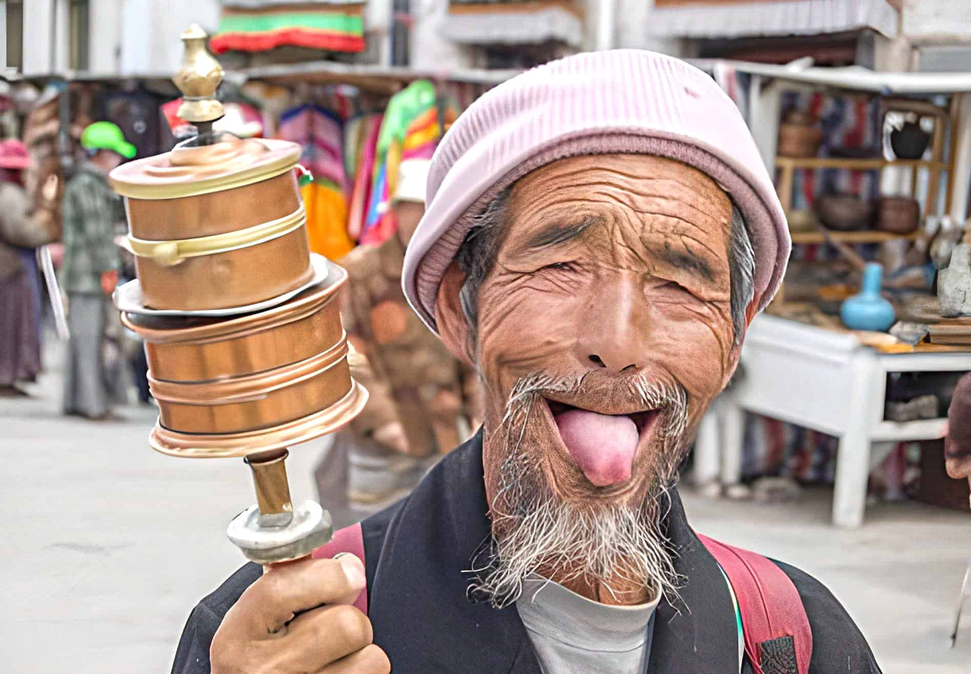 Tibetans stick their tongues out in the same way as in akanbe.