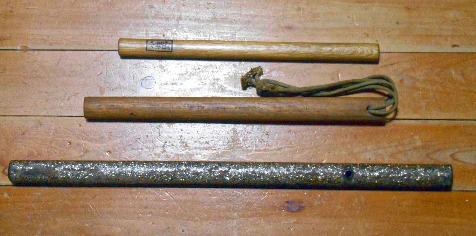 Tanbos of various lengths and materials.