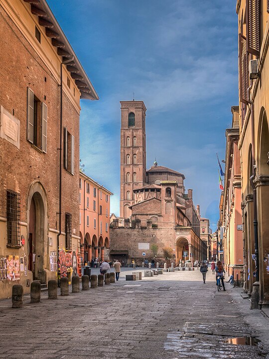 Piazza Verdi and Via Zamboni, the heart of the University of Bologna