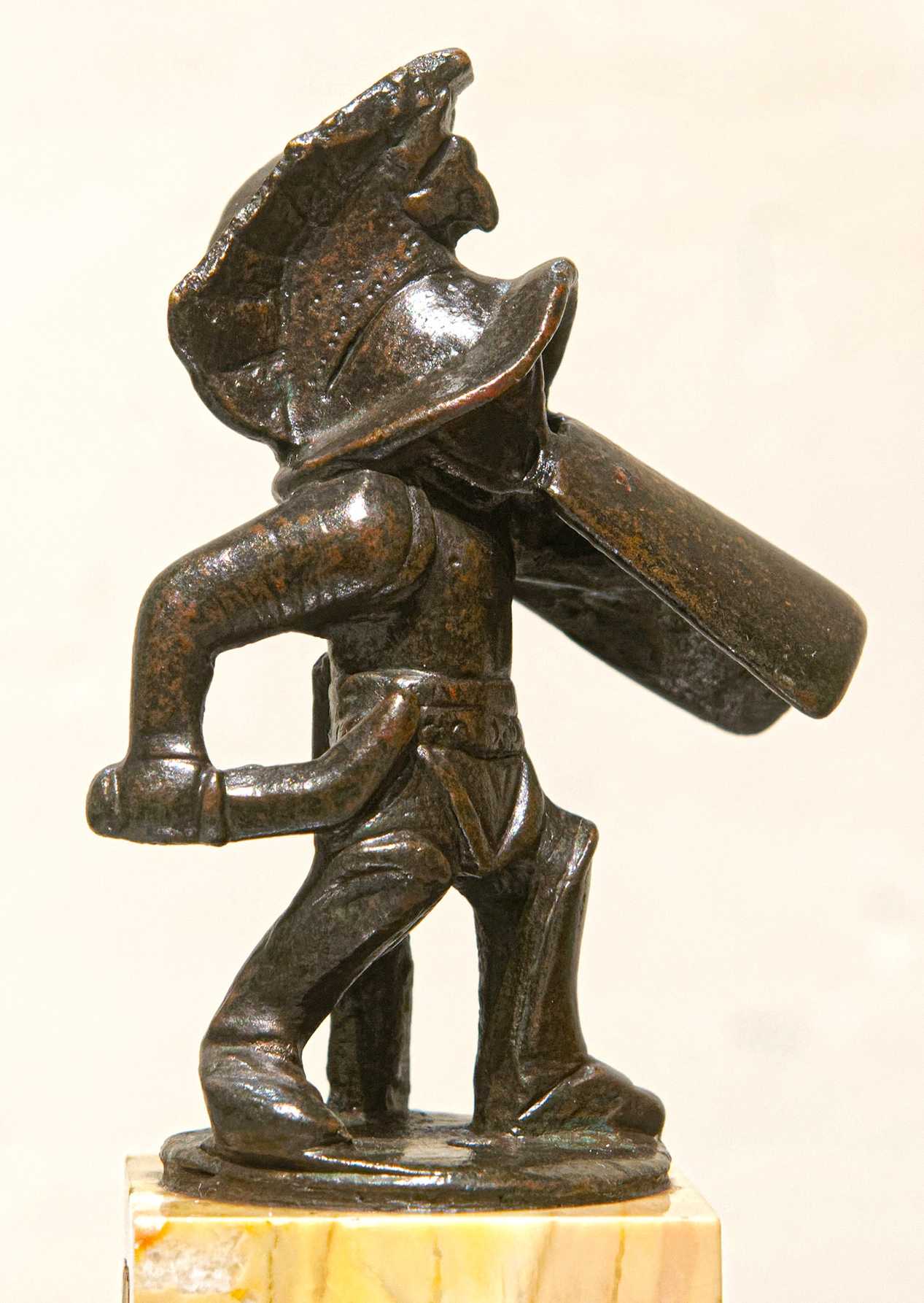 Bronze statuette of a Thracian gladiator with a sica sword. Roman Gaul, 2nd–3rd centuries.