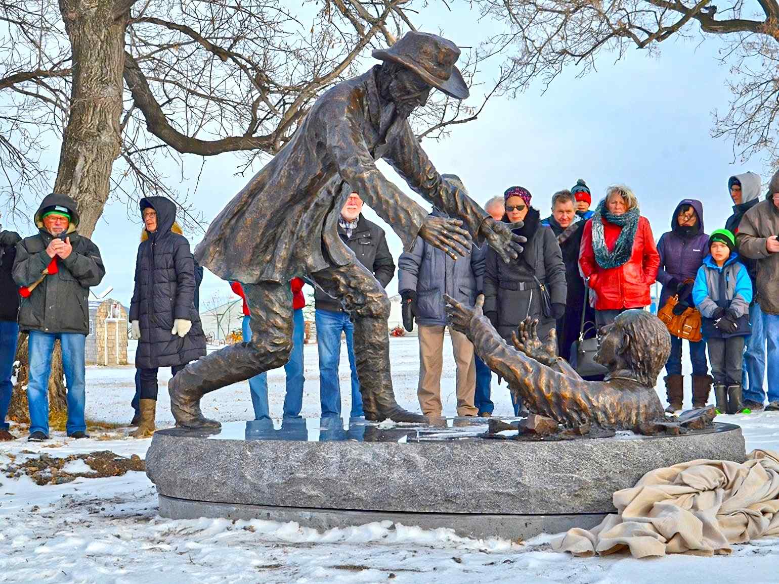 Dirk Willems statue in Canada, sculpted by Peter Sawatzky.