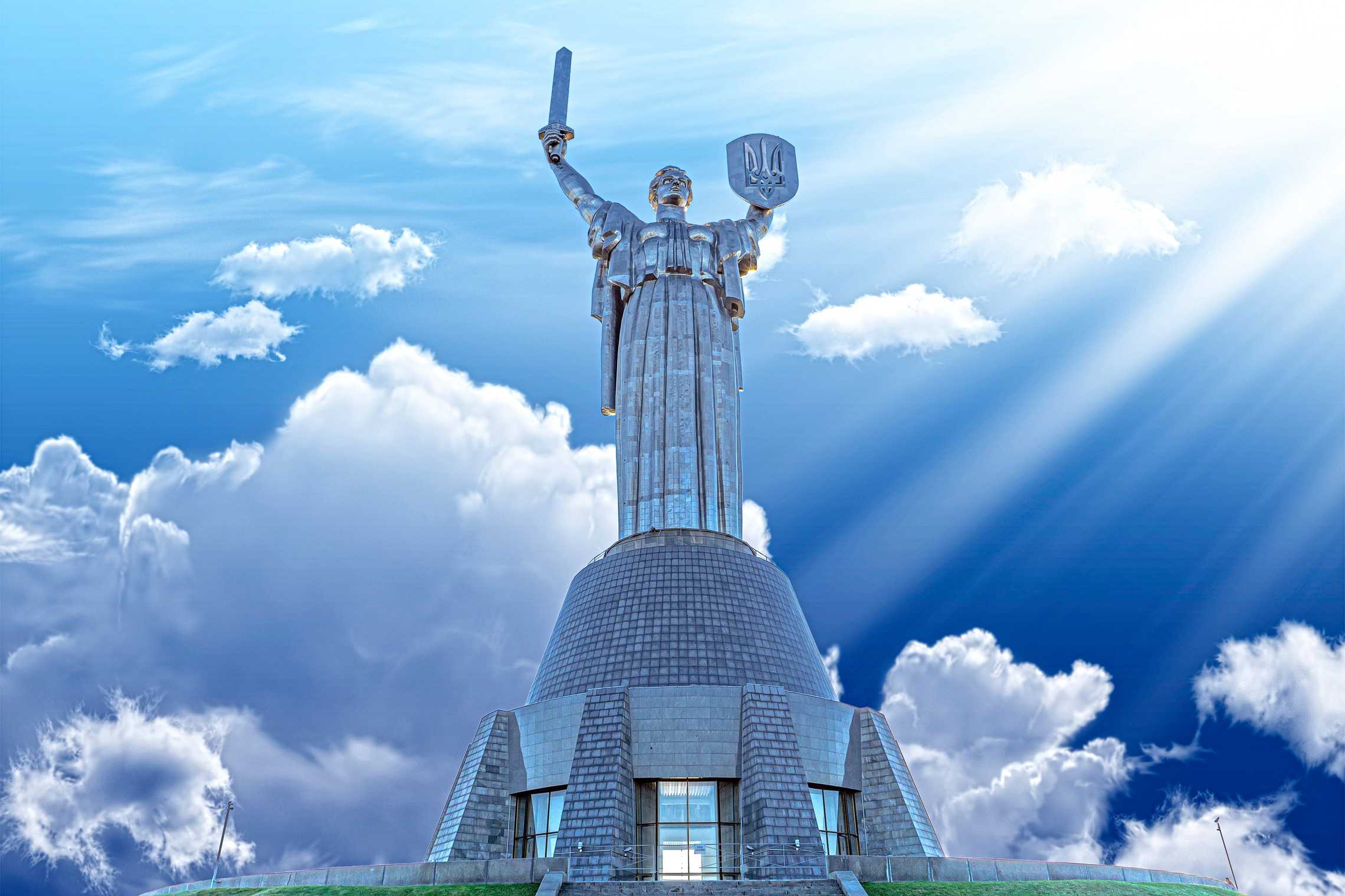 Mother Ukraine statue