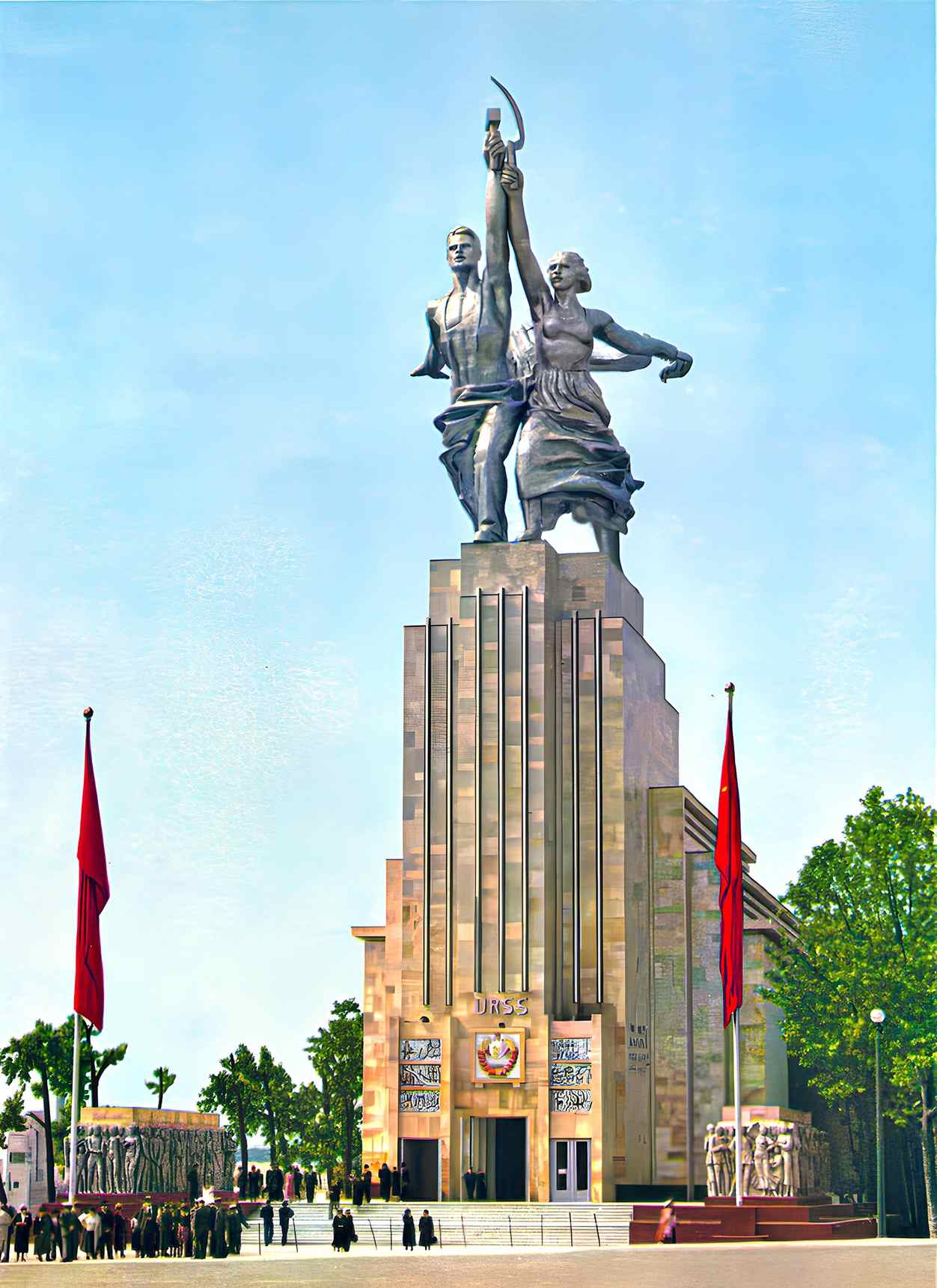 The Worker and Kolkhoz Woman at Paris World Expo 1937 3