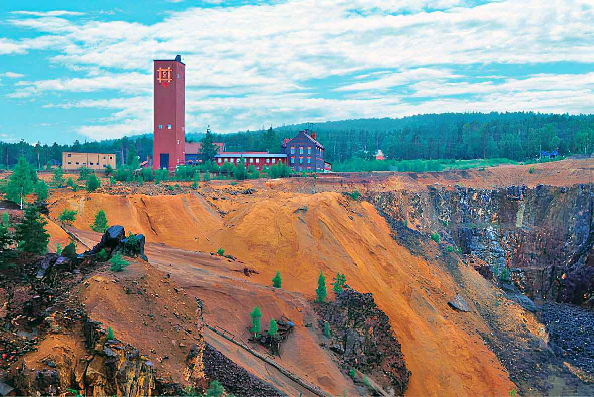 There are numerous vistas of the surrounding landscape and the World Heritage Site town of Falun can be seen throughout the trek around the Great Pit in Falun copper mine.