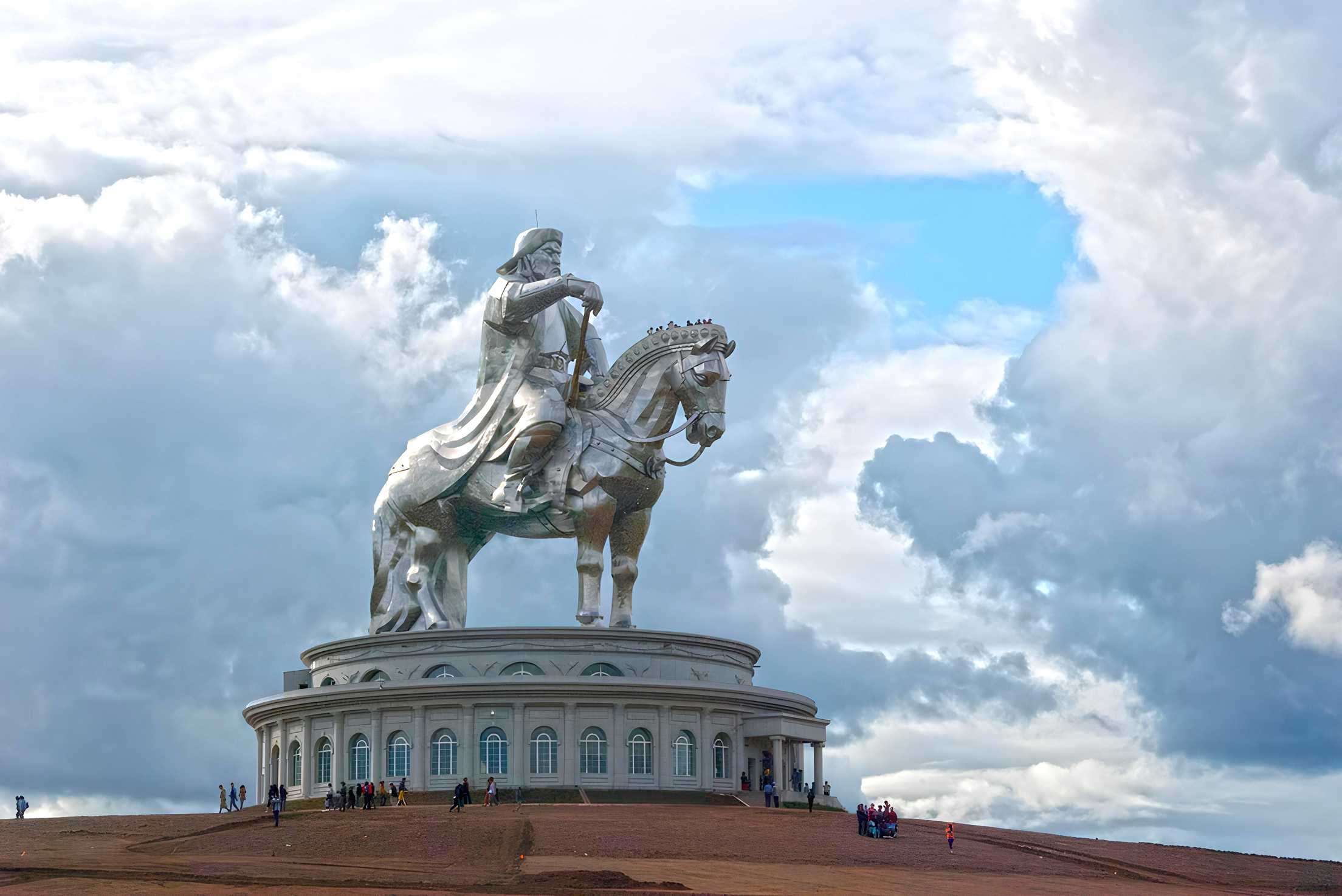 A 130-foot (40-meter) stainless-steel monument of Genghis Khan and his horse dominates the Mongolian steppe. The horse's head has a walkable deck. 