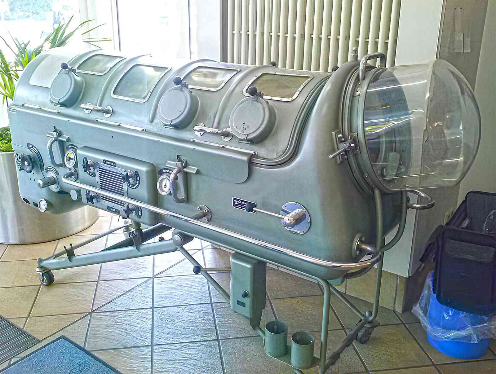 Iron lung in a hospital.