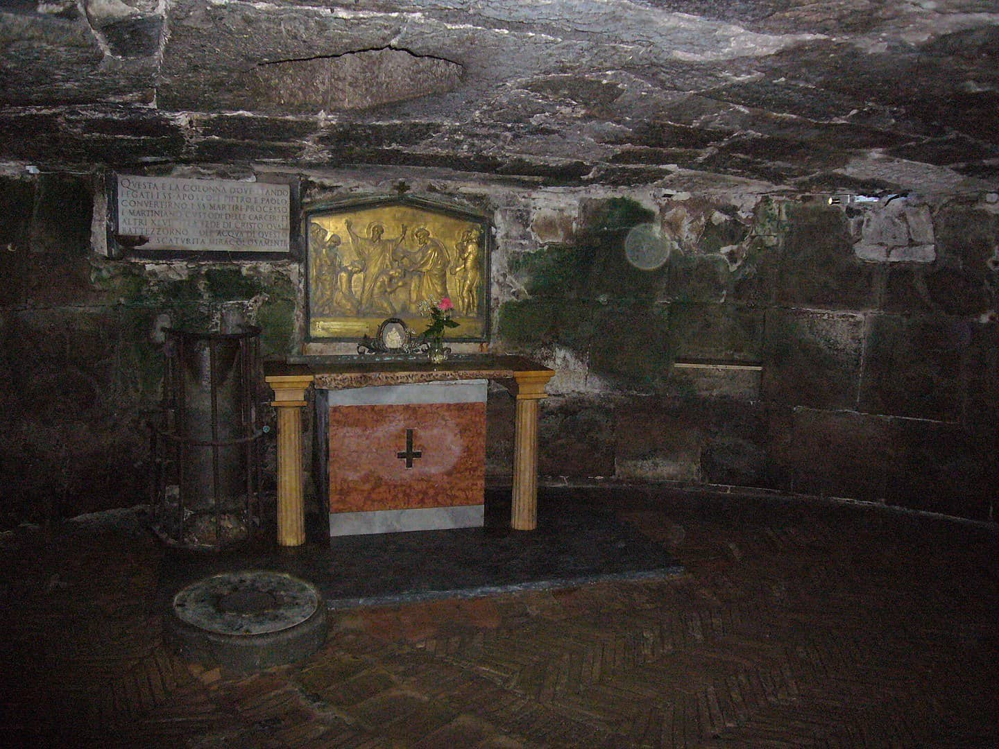 Rome, Mamertine Prison: the Tullianum, with well, altar and column.