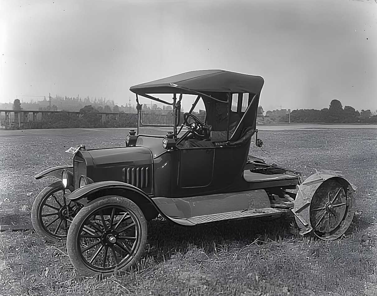 Model T tractor picture