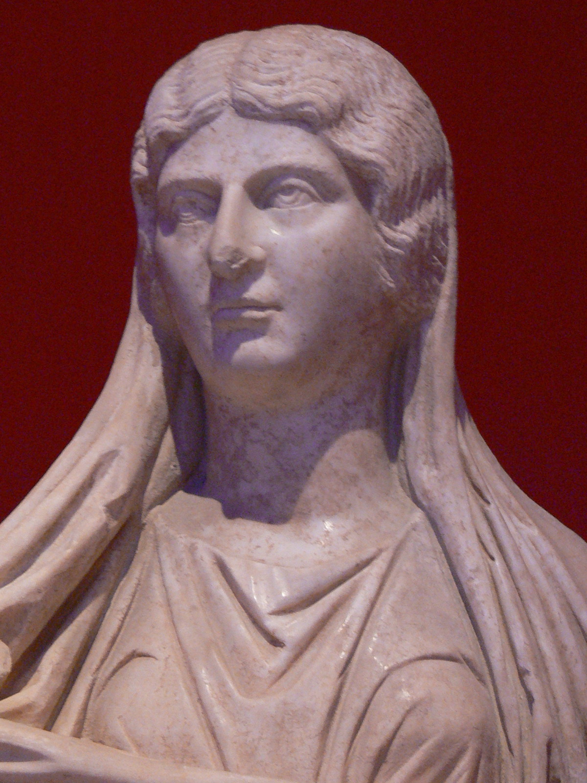 A sculpture of Julia Soaemias