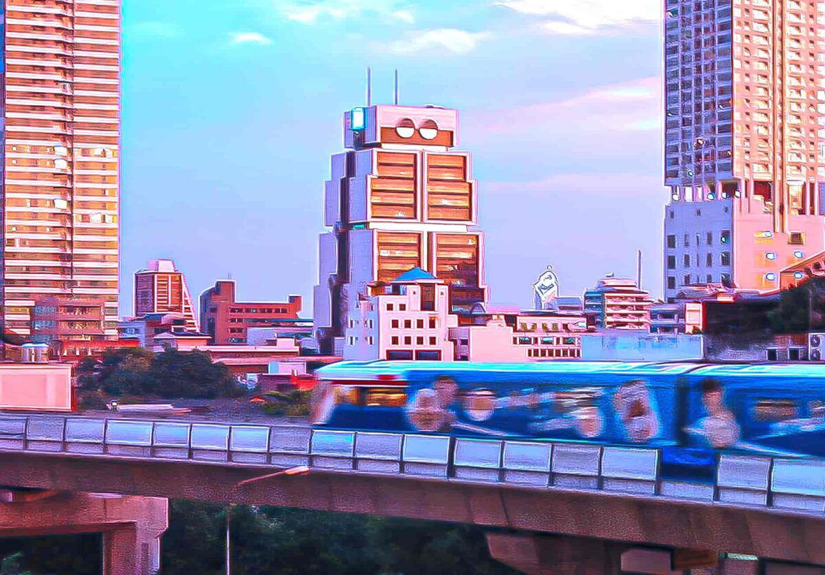 Robot Building: The Biggest Robot-Shaped Structure