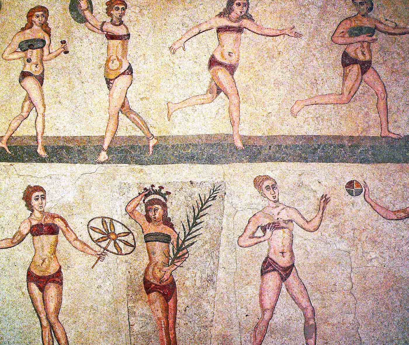 Ancient Roman sportswomen in bikinis made of a strophium bra and a subligaculum panty.