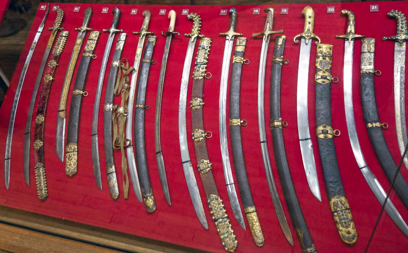 Various karabela weapons