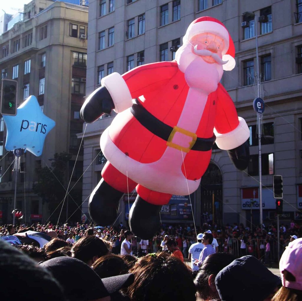 Santa Claus is called Viejito Pascuero ("Old Pascuero") in Chile. Paris Parade, Santiago. 