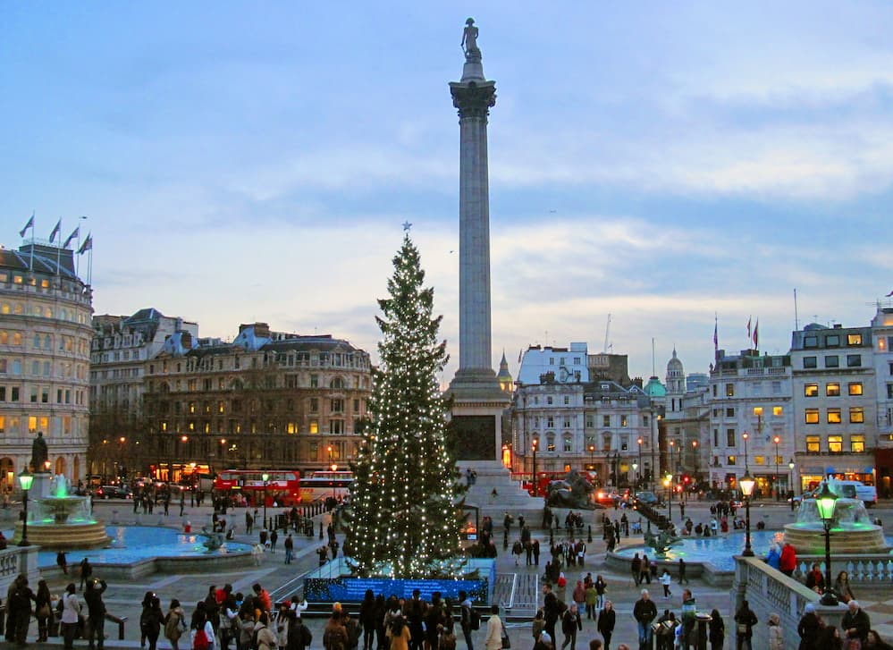 London at Christmas. Trafalgar Square.