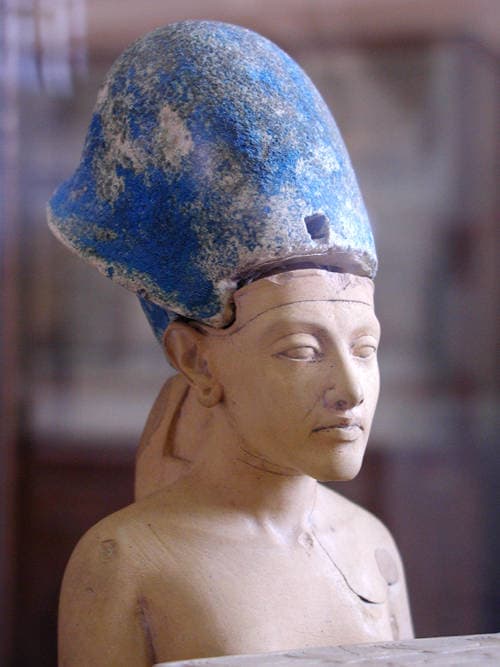 Akhenaten with blue crown 1 1