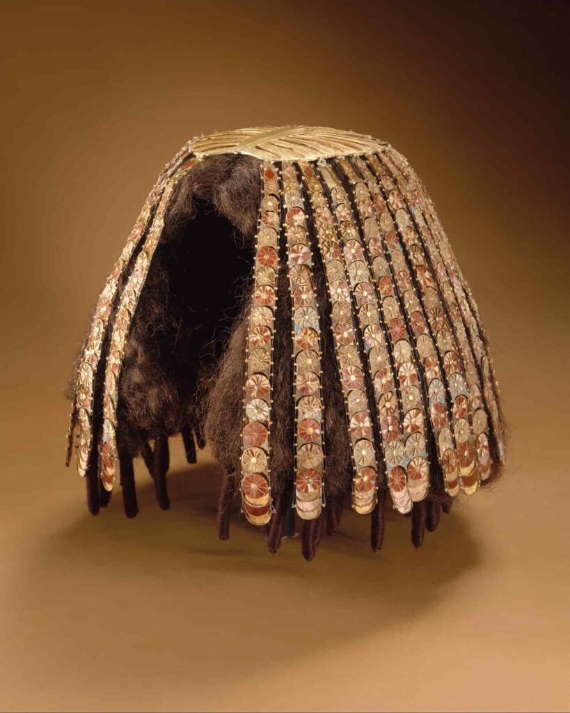 A woman's wig (1479-1425 BC) from a tomb Menkhet, Menui and Merthy, Metropolitan Museum of Art.