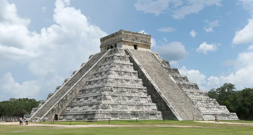 El Castillo (pyramid of Kukulcán) in Chichén Itzá