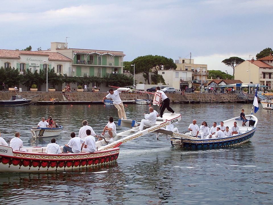 Jousting on the Hérault river in Agde