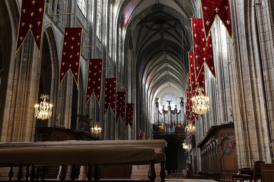 Orléans Cathedral: choir and nave seen from the choir.