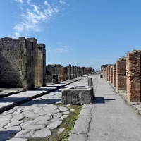 Via dell'Abbondanza, the main street in Pompeii